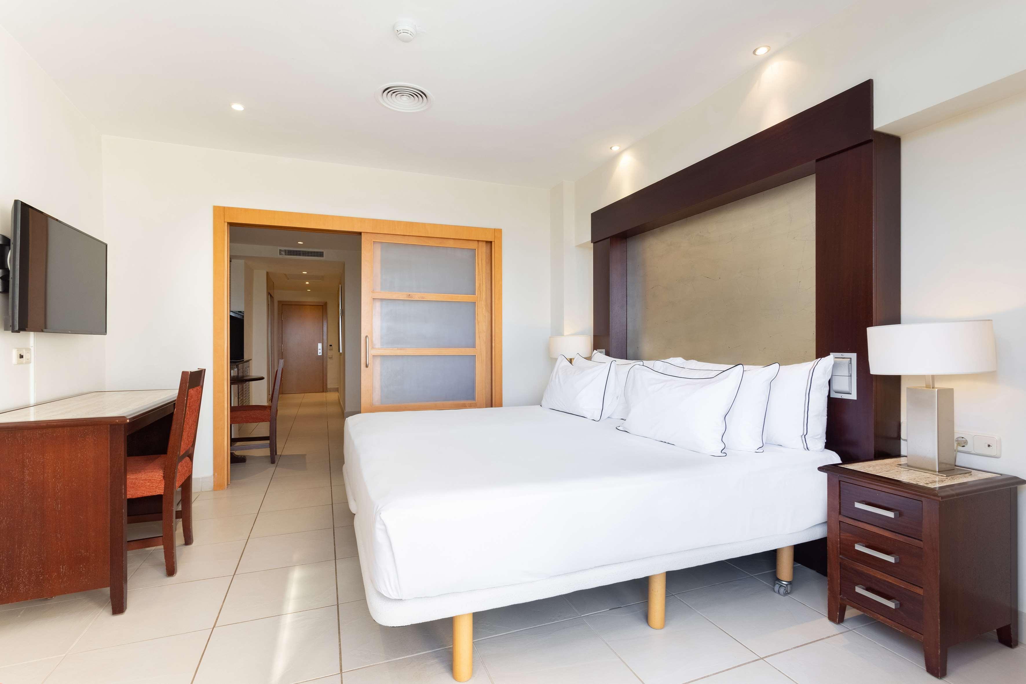 Hotel Meliá Fuerteventura Costa Calma Esterno foto A bedroom at the Hilton San Francisco Airport