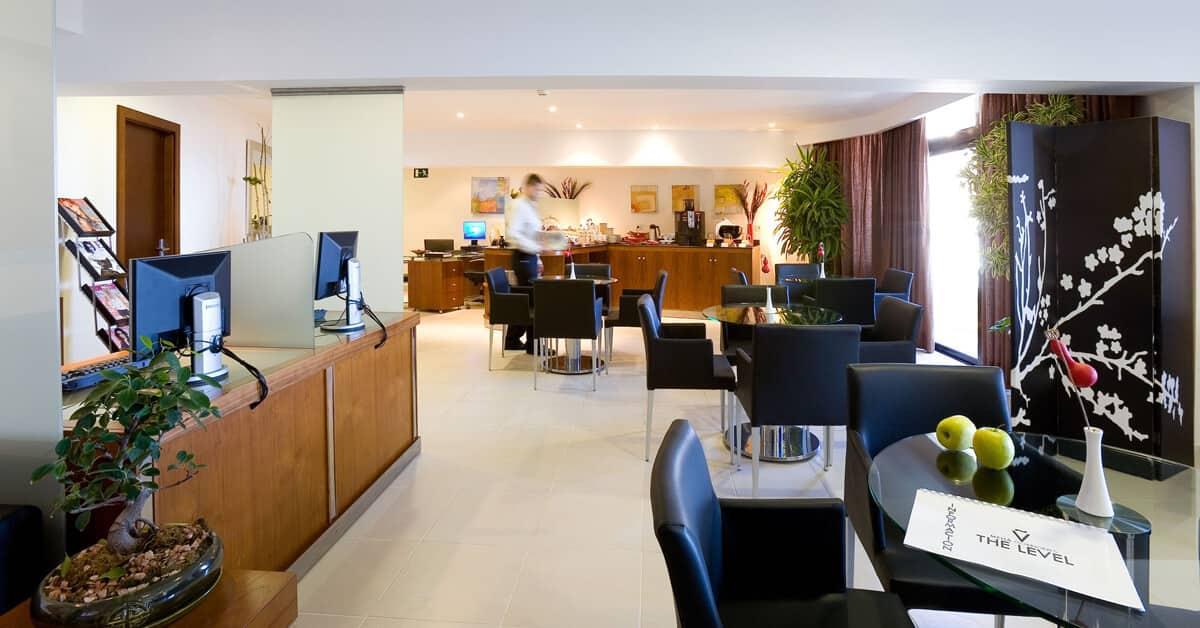 Hotel Meliá Fuerteventura Costa Calma Interno foto The Business Lounge at London Heathrow Airport
